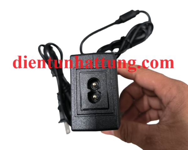 nguon-adapter-12v-3a-dau-jack-dc-thong-dung-mat-cap-nguon